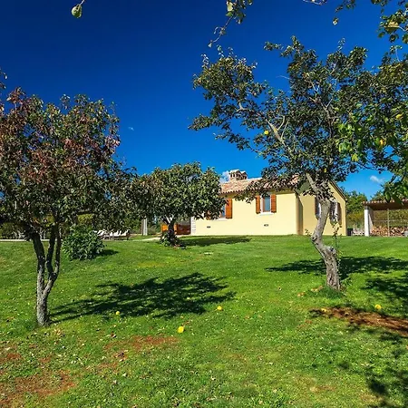 Lovely In Istria With Outdoor Swimming Pool Semesterbostad *