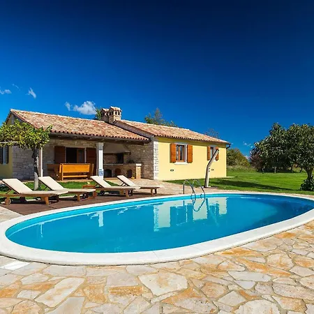 Semesterbostad Lovely In Istria With Outdoor Swimming Pool *