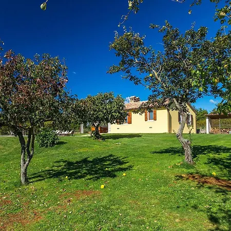 Lovely In Istria With Outdoor Swimming Pool Semesterbostad Katun Lindarski