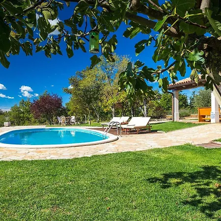 Lovely In Istria With Outdoor Swimming Pool Semesterbostad *