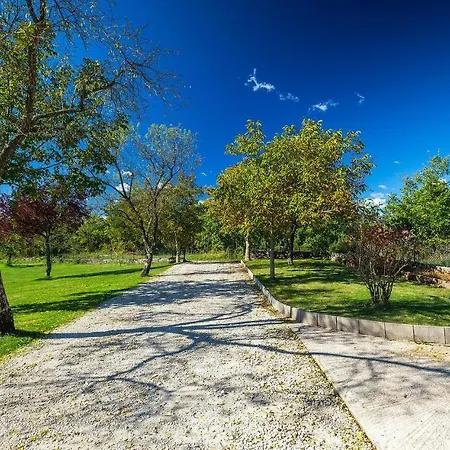 Dom wakacyjny Lovely In Istria With Outdoor Swimming Pool Katun Lindarski