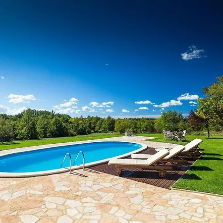 Lovely In Istria With Outdoor Swimming Pool Dom wakacyjny Katun Lindarski