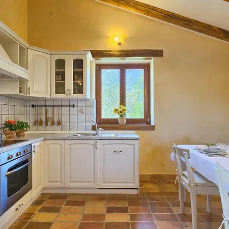 Villa Fiore Katun Lindarski